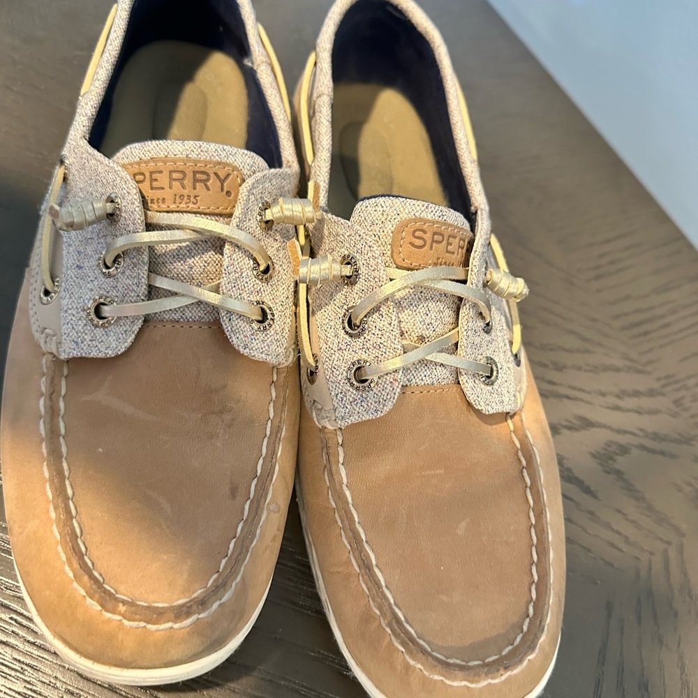 Brown sperrys